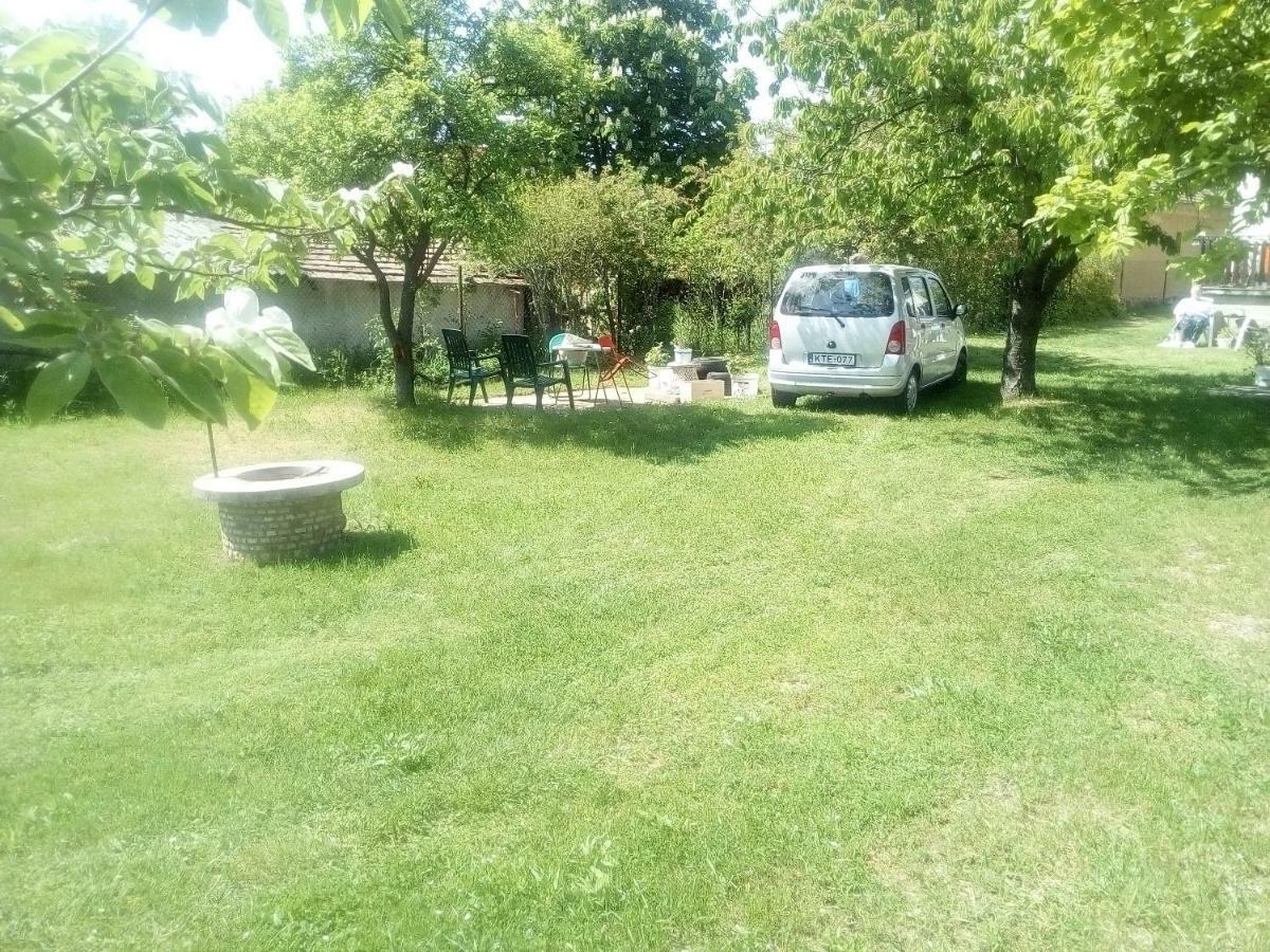Anna Vendeghaz Hotel Balatonakali Buitenkant foto