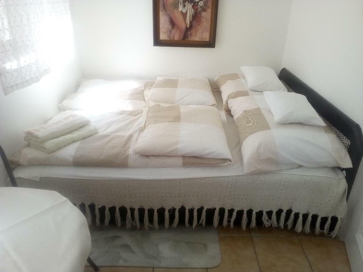 Anna Vendeghaz Hotel Balatonakali Buitenkant foto
